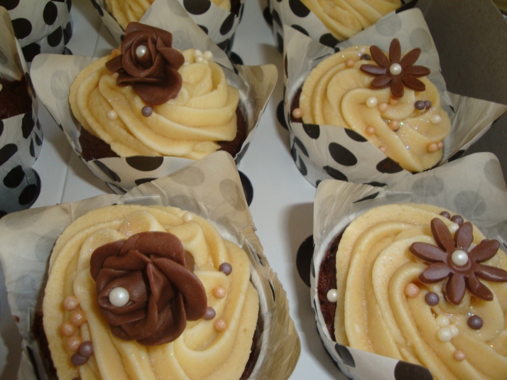 Chocolate Cupcakes with Chocolate Roses