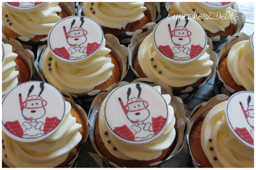 Snoopy Cupcakes
