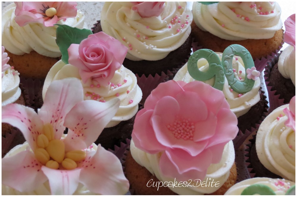 Granny Figurine & Flower Cupcakes